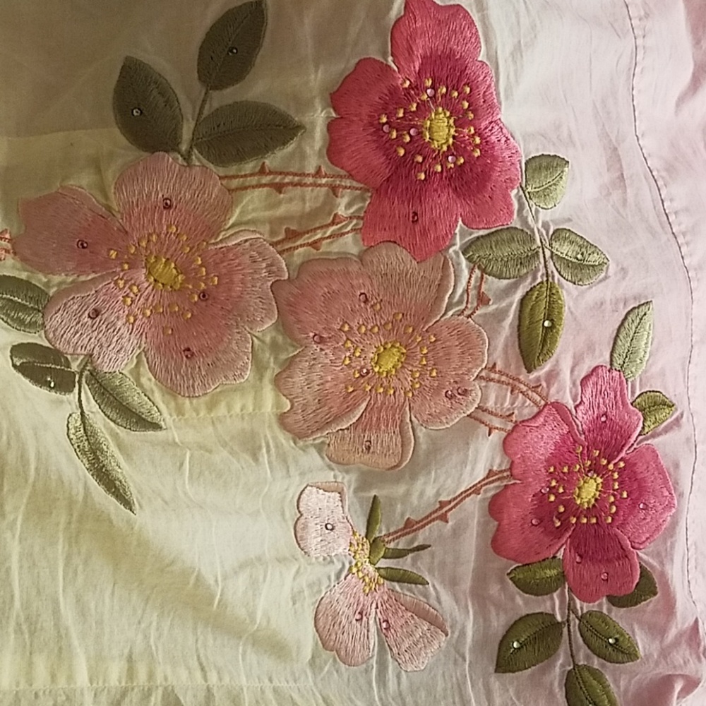 Beautiful Button Down Blouse W/Hand Embroidered F - image 3